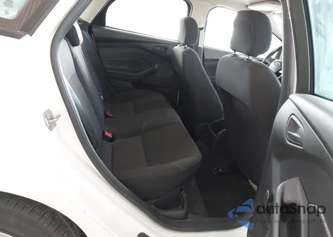 2017 Ford Focus S из США, поврежденный, VIN 1FADP3E26HL215357